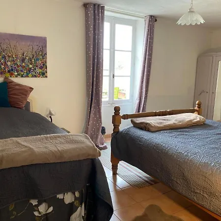 Pear Set In Beautiful Private Surroundings Millac (Vienne)