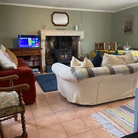 Pear Set In Beautiful Private Surroundings Apartament