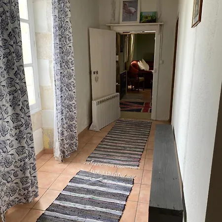 Pear Set In Beautiful Private Surroundings Lejlighed Millac (Vienne)
