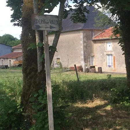 Lejlighed Pear Set In Beautiful Private Surroundings Millac (Vienne)